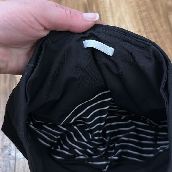 Lululemon Runday Crop in Parallel Stripe Size 2 - Picture 9 of 11